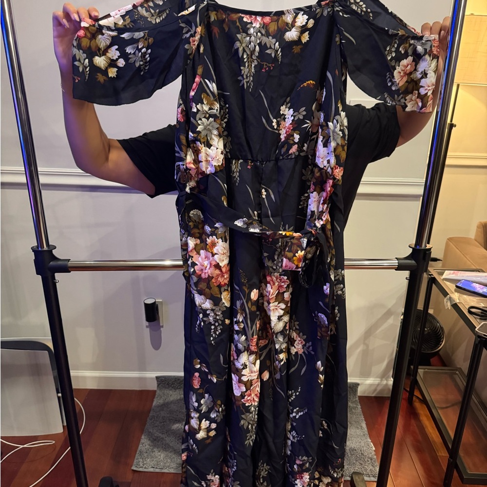 Chic Black Floral Maxi Dress with Belt